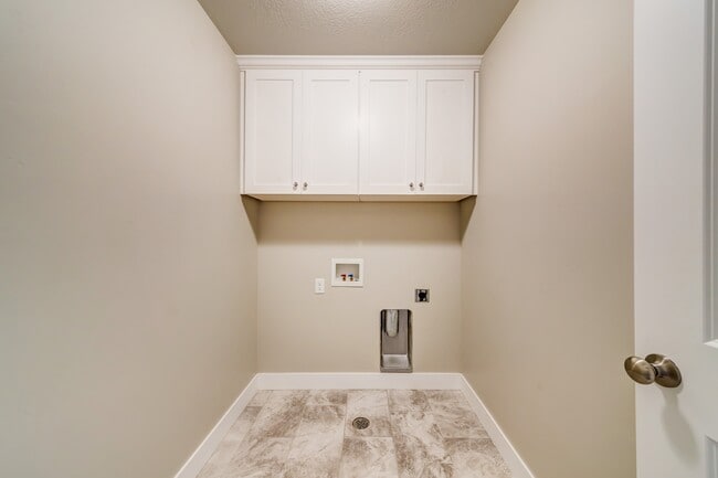 Building Photo - 4423 W Glendon Dr