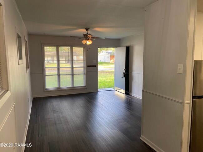 Foto del edificio - 719 Bluebell St