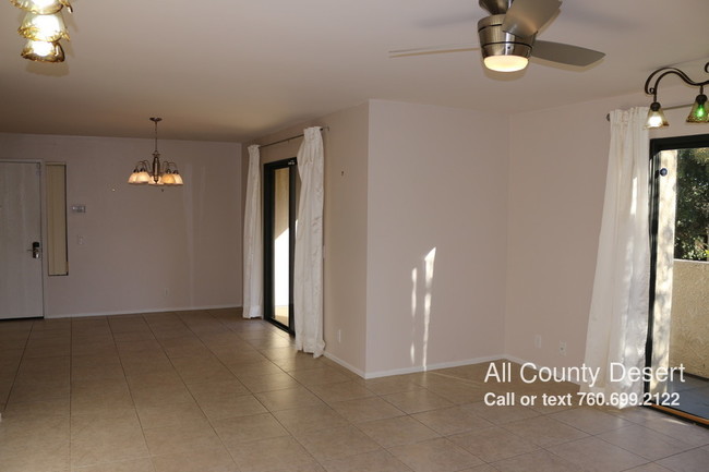 Foto del edificio - 200 E Racquet Club Rd