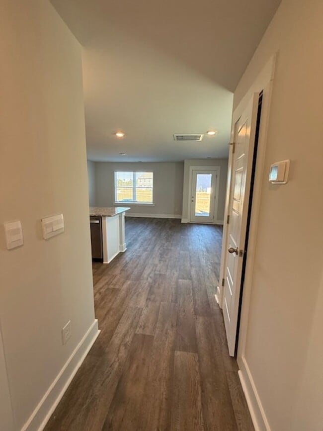Building Photo - Be the first to Live in This Brand-New Townhome!