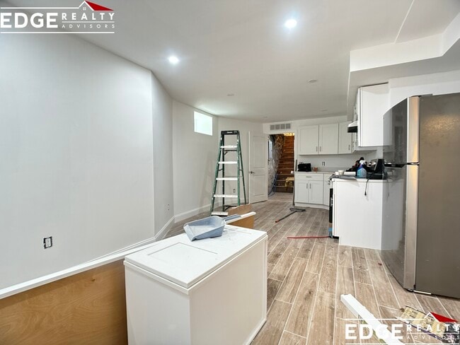Building Photo - 73 Leicester St