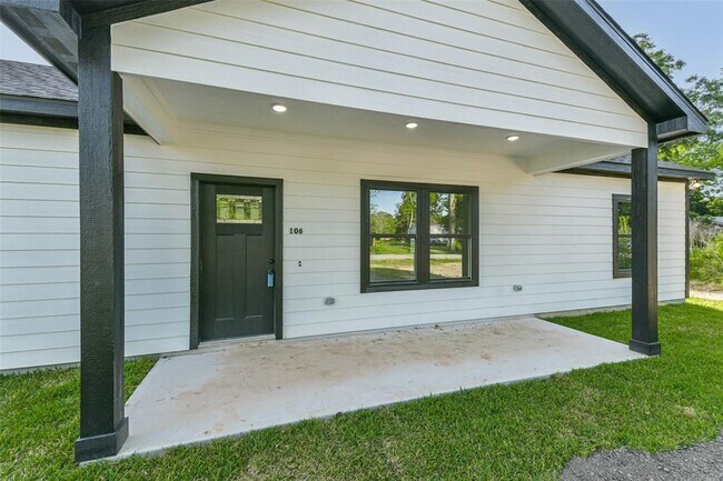 Foto del edificio - 106 County Rd 3704