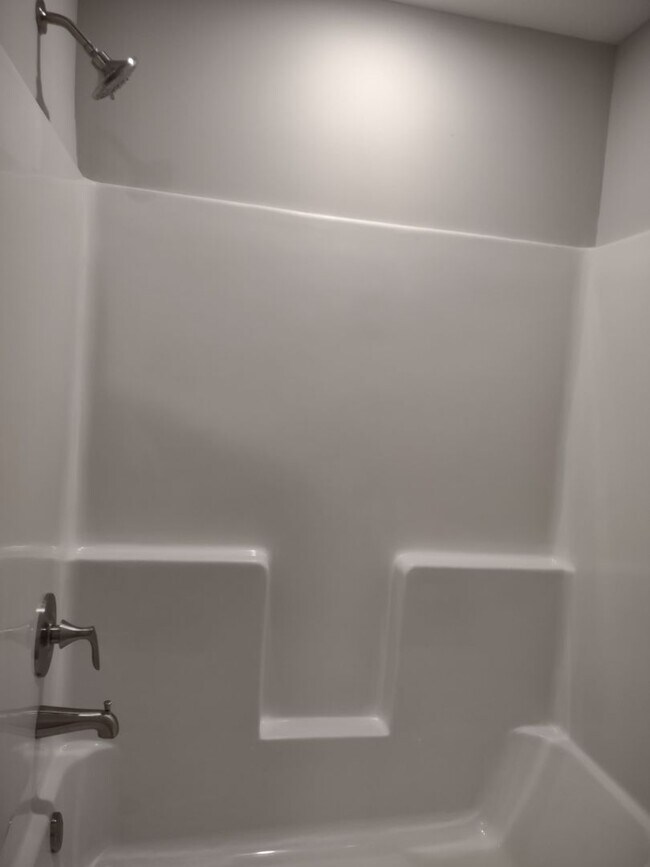 Foto del edificio - JUST REDUCED!! PLUS..***Move in Special..1...