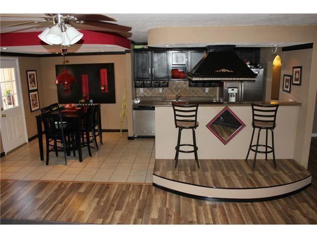 Foto del edificio - 5425 Slay Dr