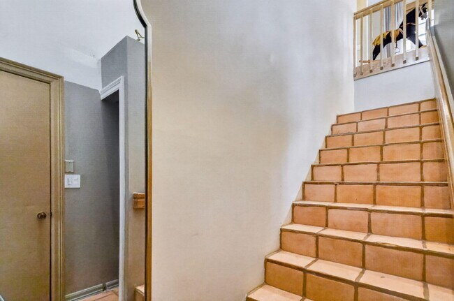 Building Photo - 2864 Winding Oak Ln