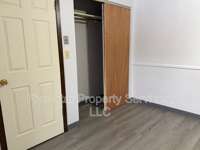 Building Photo - 2080 W Washington St