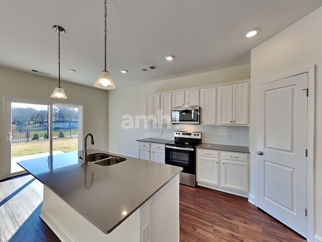 Foto del edificio - 2068 Williamshire Ln