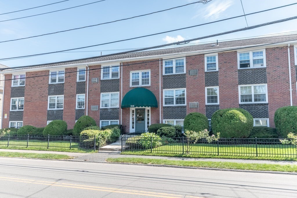 210 Hillside Ave Unit 28, Needham, MA 02494 - Condo for Rent in Needham