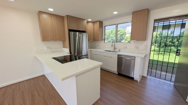 Newly Remodeled 2 bed 2 Bath Townhouse at Waialae Gardens in Kahala - Newly Remodeled 2 bed 2 Bath Townhouse at Waialae Gardens in Kahala