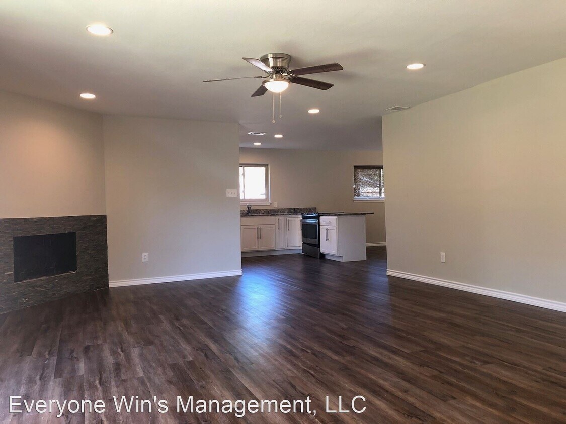 Foto principal - 4 br, 2 bath House - 7114 Victoria Street