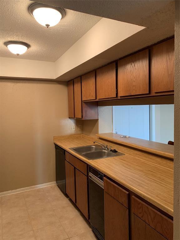 Foto del edificio - 2832 S Bartell Dr