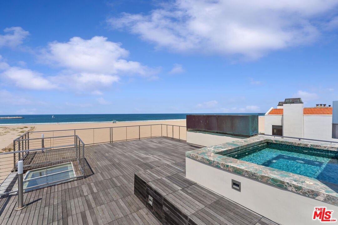 Foto principal - 5107 Ocean Front Walk