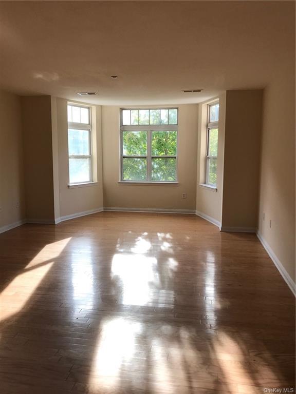 Foto del edificio - 3210 Leeward Dr