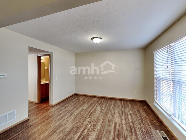 Building Photo - 1499 Silversmith Lane