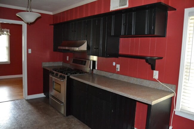 Building Photo - 1606 Sterling Dr