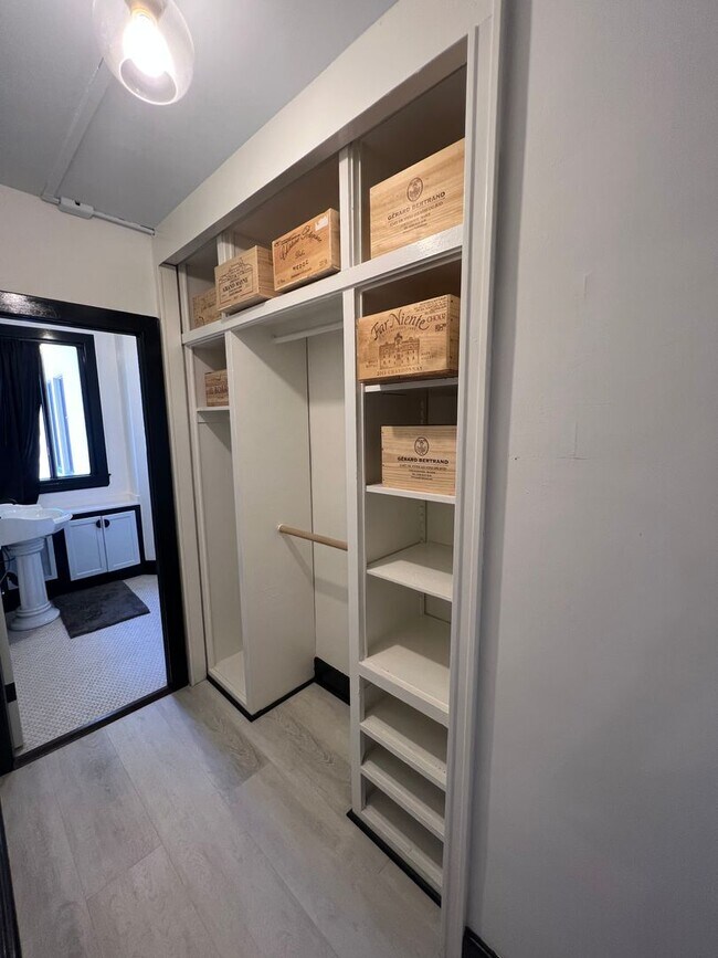 Foto del edificio - Modern Downtown Long Beach Studio | Utilities Included