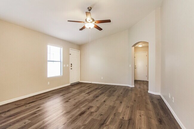 Foto del edificio - 1044 S 239th Ln