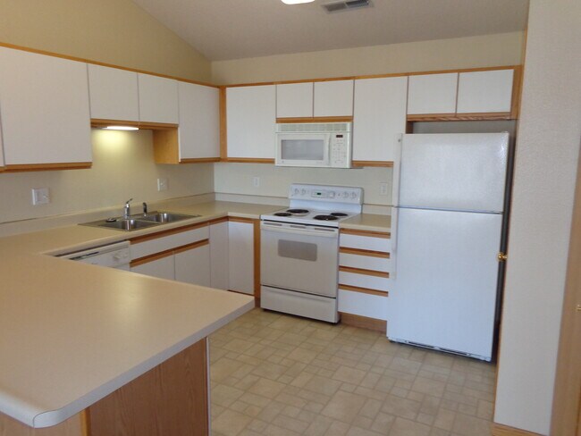 Foto del edificio - Very nice newer Condo with 1 stall garage