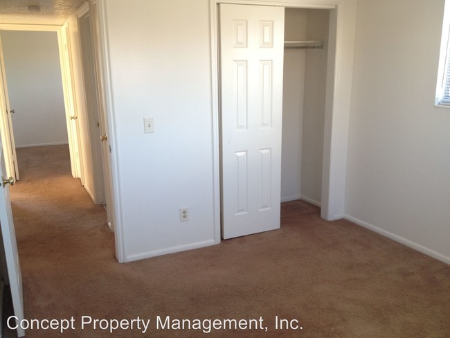 Building Photo - 1060 E 3900 S