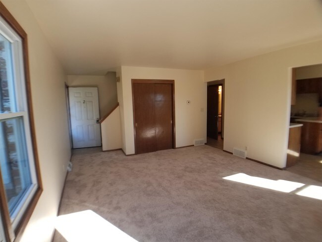 Building Photo - 1520 Camden Ct