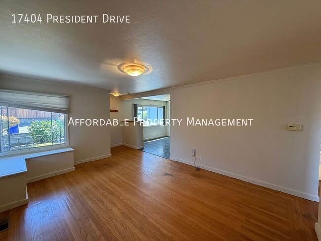 Building Photo - 17404 President Dr