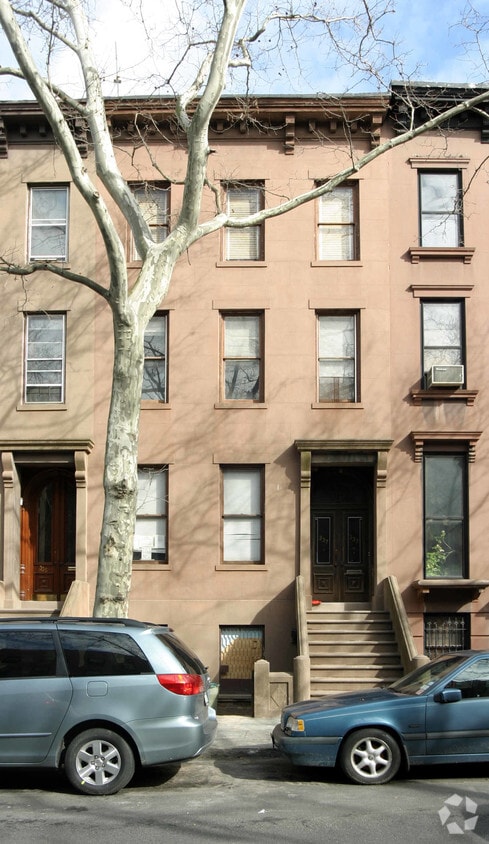 Building Photo - 337 Clinton St