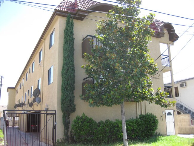 Building Photo - 1712 Peyton Ave