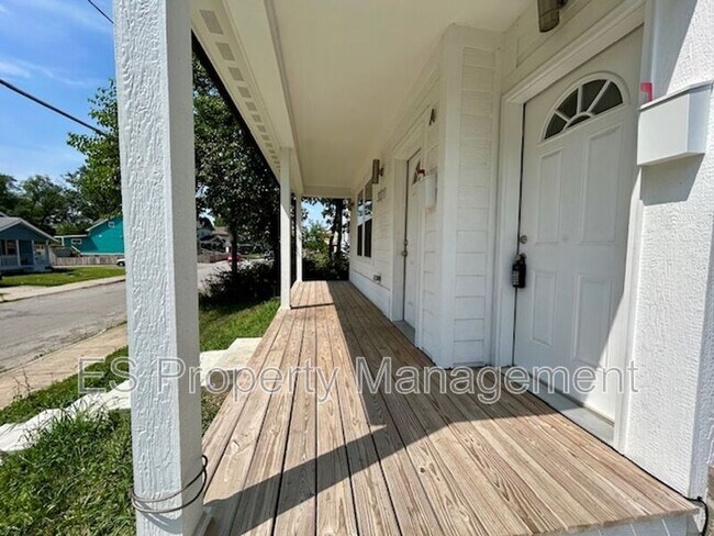 Building Photo - 321 N Kealing Ave