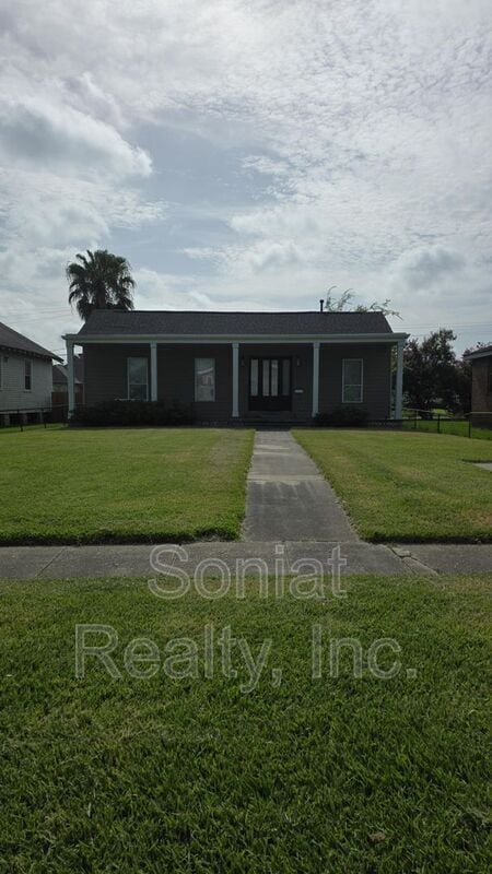 Building Photo - 5815 Catina St