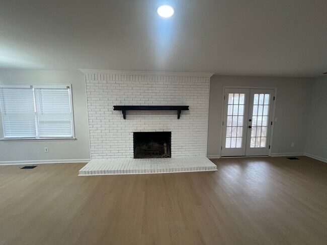 Foto del edificio - 3 Bedroom 2 Bathroom. Single Level Home.