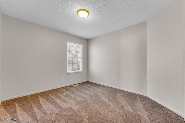 Building Photo - 6435 Forest Park Dr