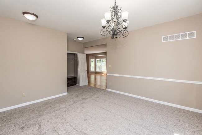 Building Photo - 3056 Crimson Oaks Dr