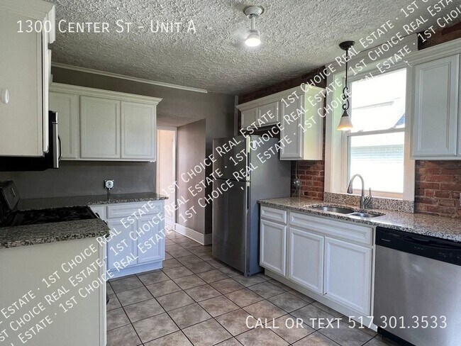 Building Photo - Charming 2-BDR 1-BTH Duplex in Old Town - ...