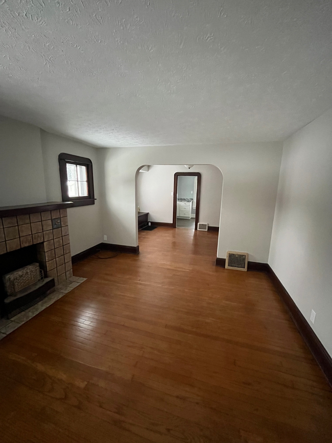 Living Room - 2826 Bailey Rd