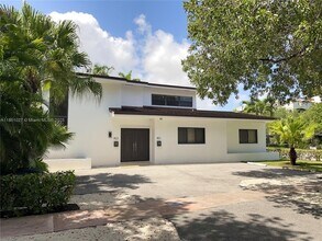 Building Photo - 401 Majorca Ave