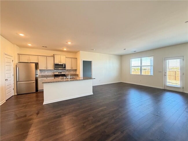 Foto del edificio - 350 Graham Campbell Ln