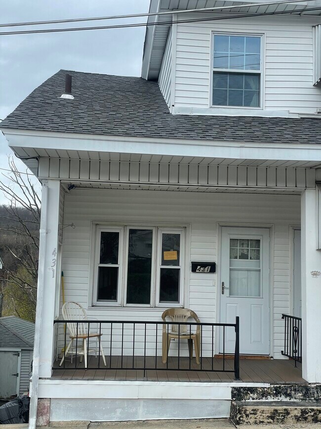 Building Photo - 431 E Ridge St