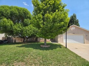 Building Photo - 306 High Meadows Way