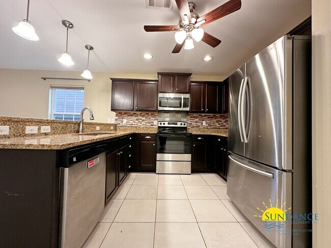 Building Photo - Spacious 5 Bedroom Home in Fort Walton Bea...