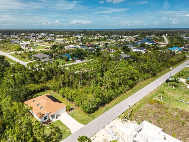 Building Photo - 15509 Alsace Cir