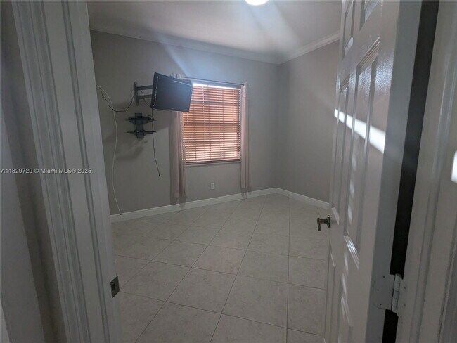 Photo - Northwest 91st Court, Hialeah Gardens, FL ... House