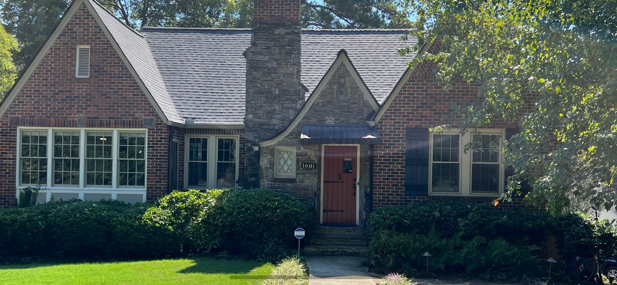 Text 678)953-3684 for more photos - 1601 Johnson Rd NE
