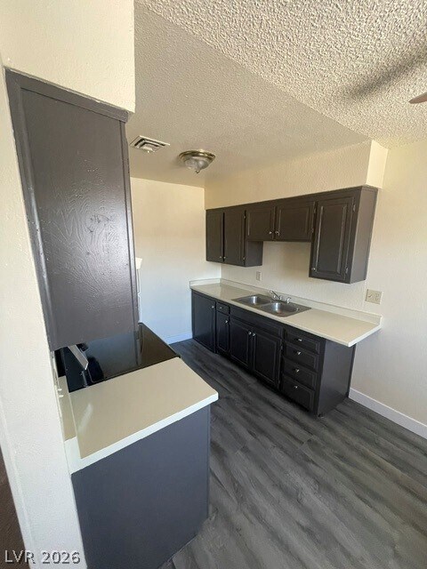 Foto del edificio - 2521 N Bassler St