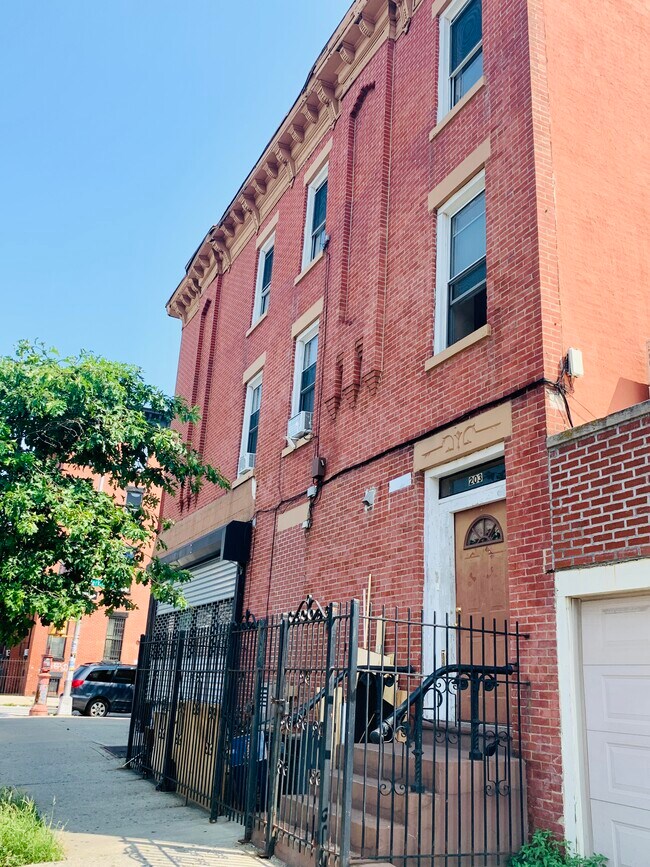 Building Photo - 203 Thomas S Boyland St