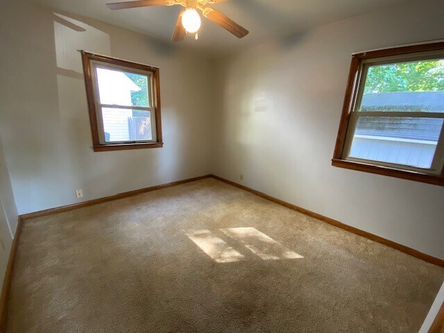 Foto del edificio - 2796 Springfield Lake Dr