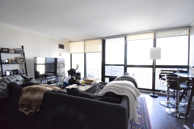 Foto del edificio - 1540 N La Salle Dr