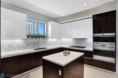 Foto del edificio - 3030 N Ocean Blvd