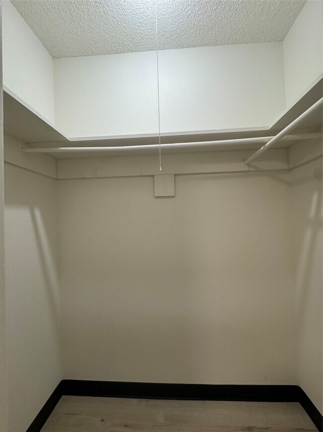 Foto del edificio - 1319 Brenda Ln