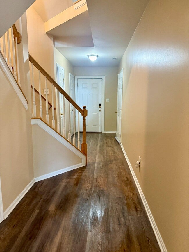 Building Photo - 2202 Commissary Cir