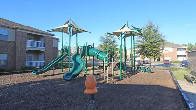 Building Photo - Dunwoody Place Apartments